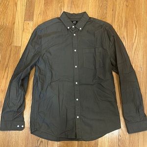 H&M Men’s Olive Green Button Down Shirt. size medium